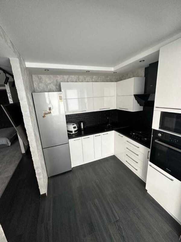 Продам 1-к квартиру Рівне, Рівне, Соборна, 285. 