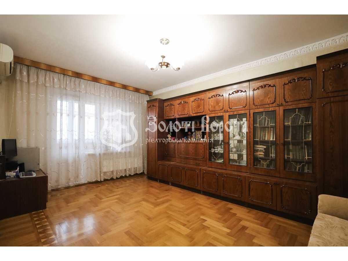 Продам 3-к квартиру Київ, Дарницький, вул. Ревуцького, 13. 