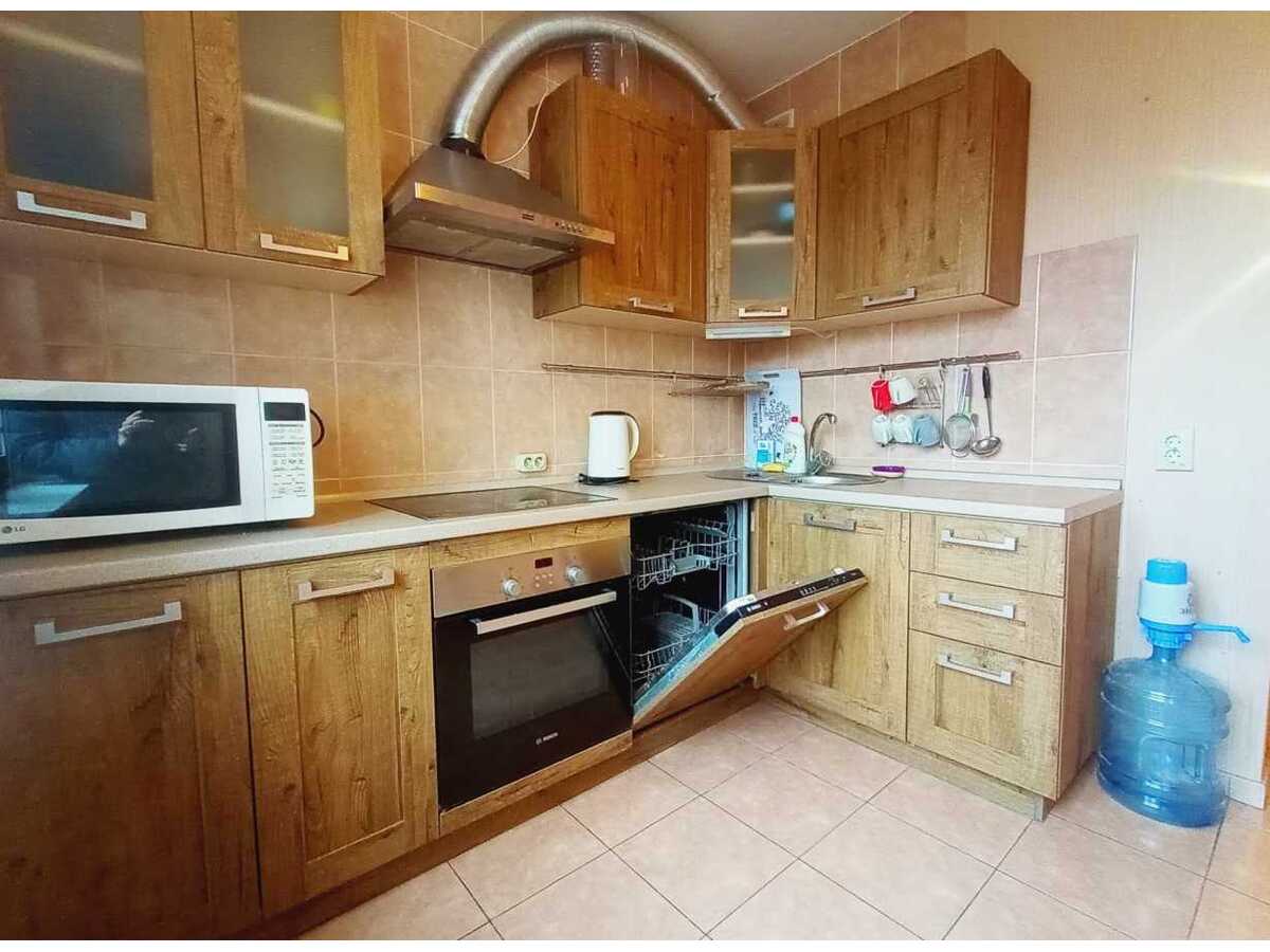 Здам довгостроково 2-к квартиру Київ, Святошинський, вул. Академіка Єфремова, 18. 