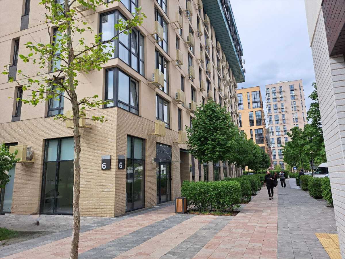 Здам довгостроково  приміщення вільного призначення Київ, Шевченківський, вул. Салютна, 2. 