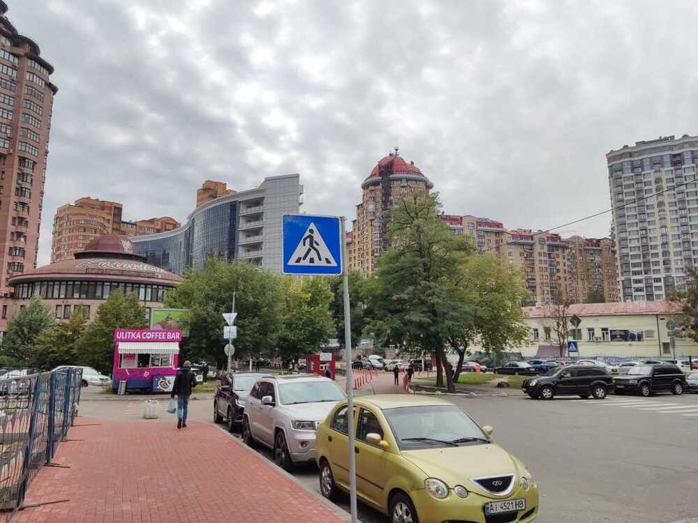 Здам довгостроково  офісне приміщення Київ, Печерський, вул. Євгена Коновальця, 36д. 