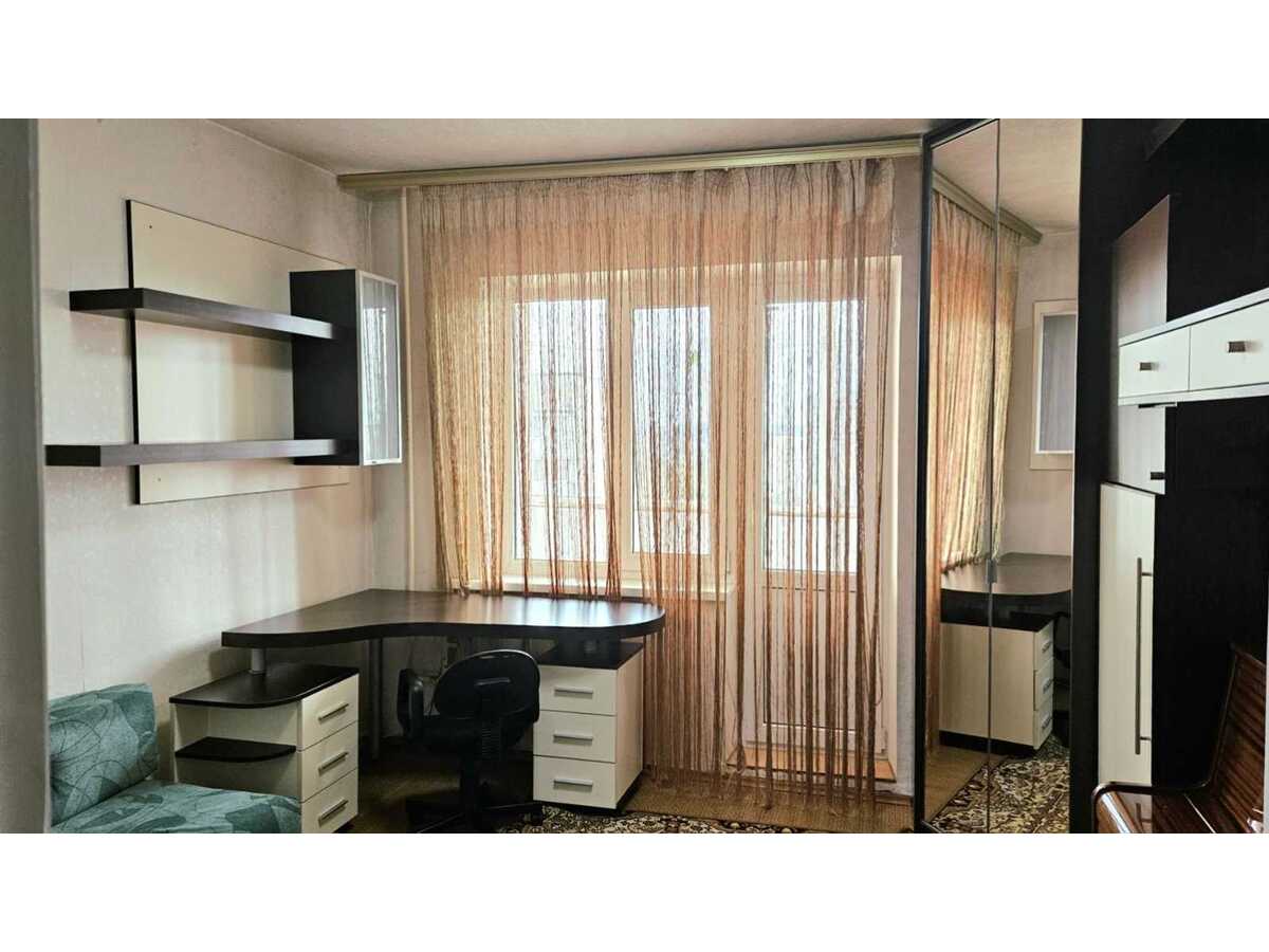 Здам довгостроково 3-к квартиру Київ, Святошинський, вул. Підлісна, 6. 