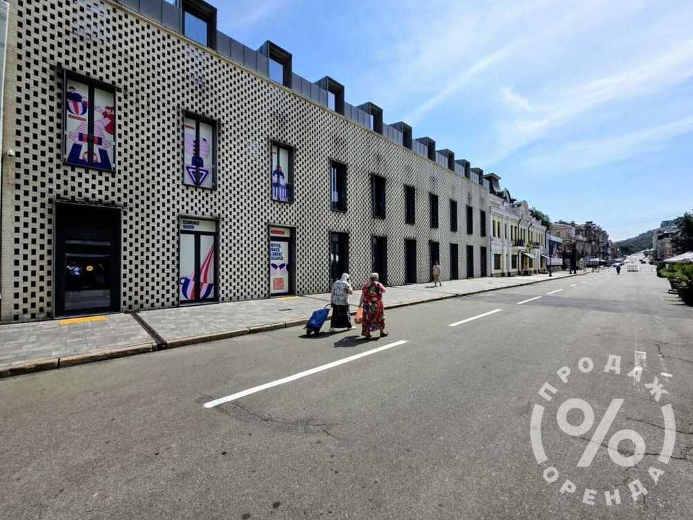 Продам  торгову площу Київ, Подільський, вул. Петра Сагайдачного, 18. 