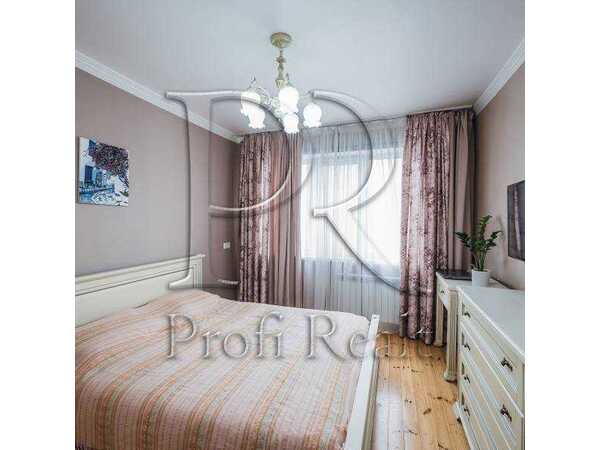 Продам 3-к квартиру Київ, Святошинський, вул. Булгакова, 3. 