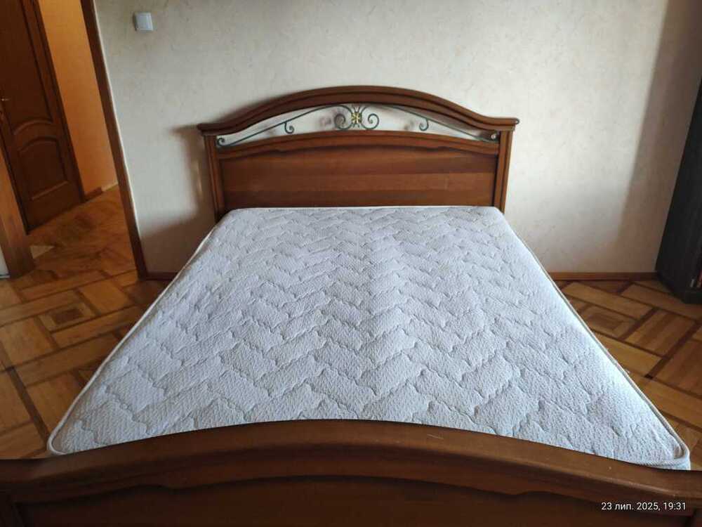 Продам 2-к квартиру Київ, Деснянський, вул. Вікентія Беретті, 12. 