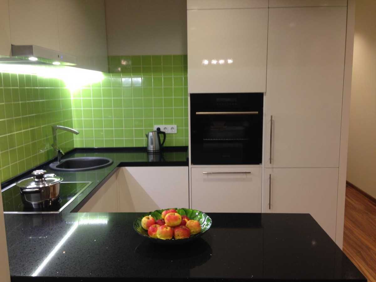 Продам 2-к квартиру Київ, Голосіївський, вул. Василя Симоненка, 5а. 