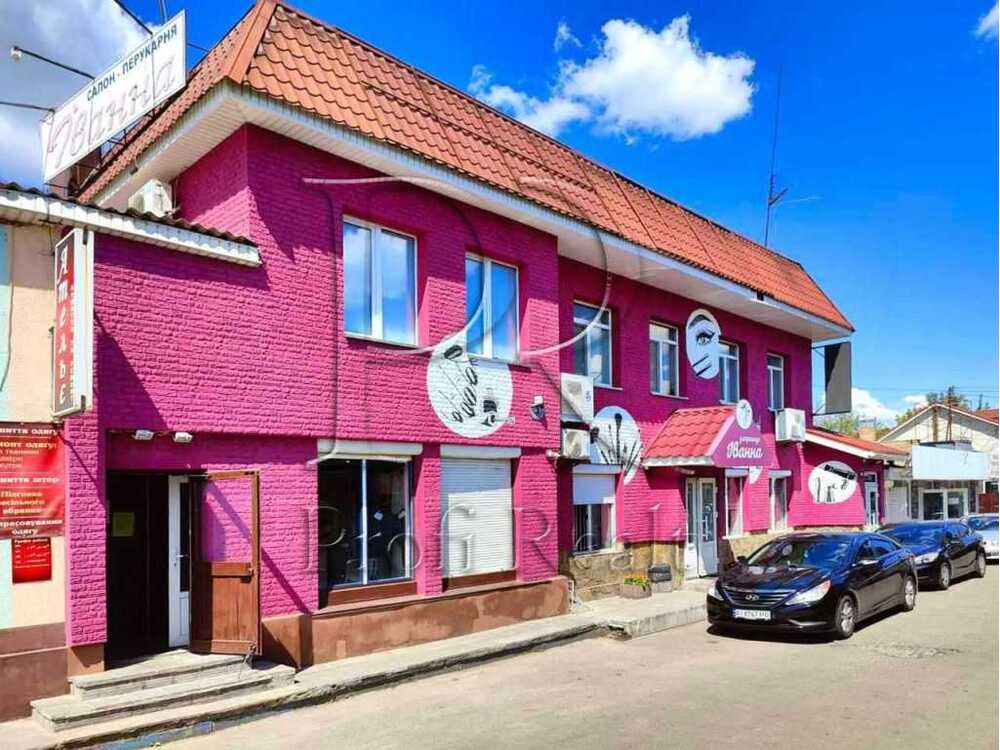 Продам  торгову площу Бучанський, Ірпінь, Центральна вулиця, 6/1. 