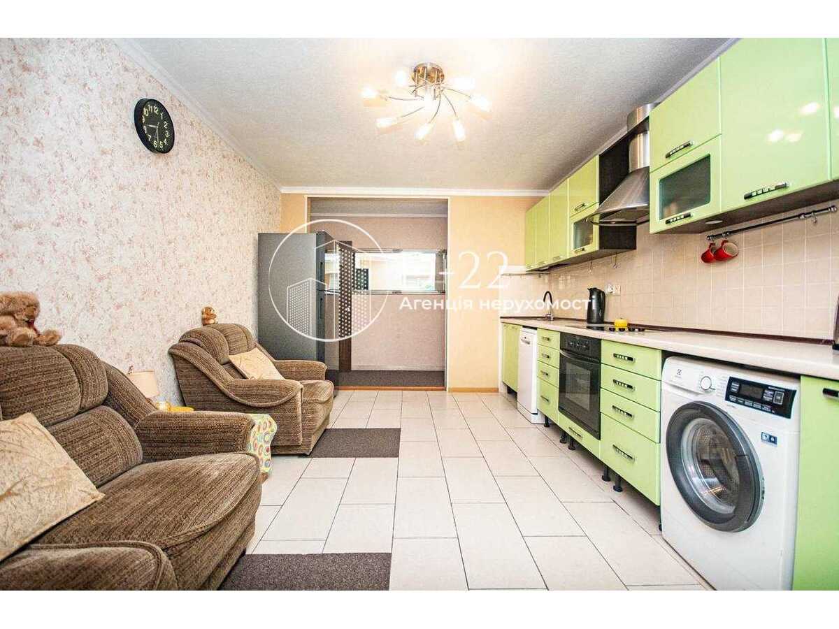 Продам 3-к квартиру Київ, Голосіївський, просп. Науки, 86. 