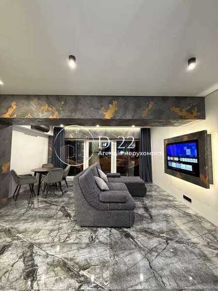 Продам 1-к квартиру Київ, Подільський, вул. Нижній Вал, 27-29. 