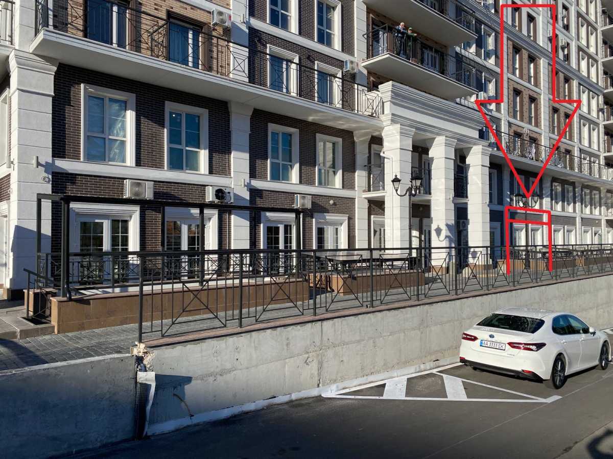 Продам  торгову площу Київ, Голосіївський, вул. Михайла Максимовича, 26. 