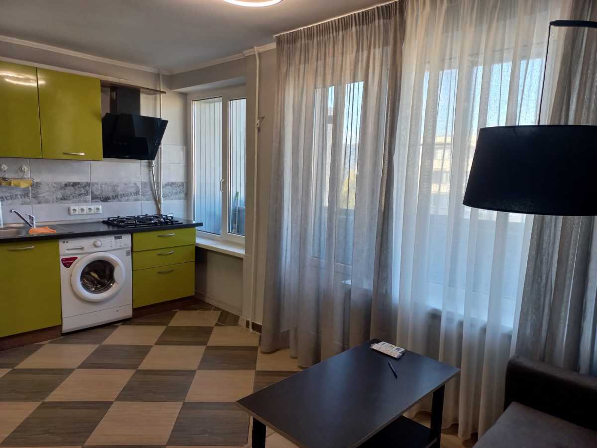 Продам 1-к квартиру Київ, Дніпровський, вул. Березняківська, 22б. 