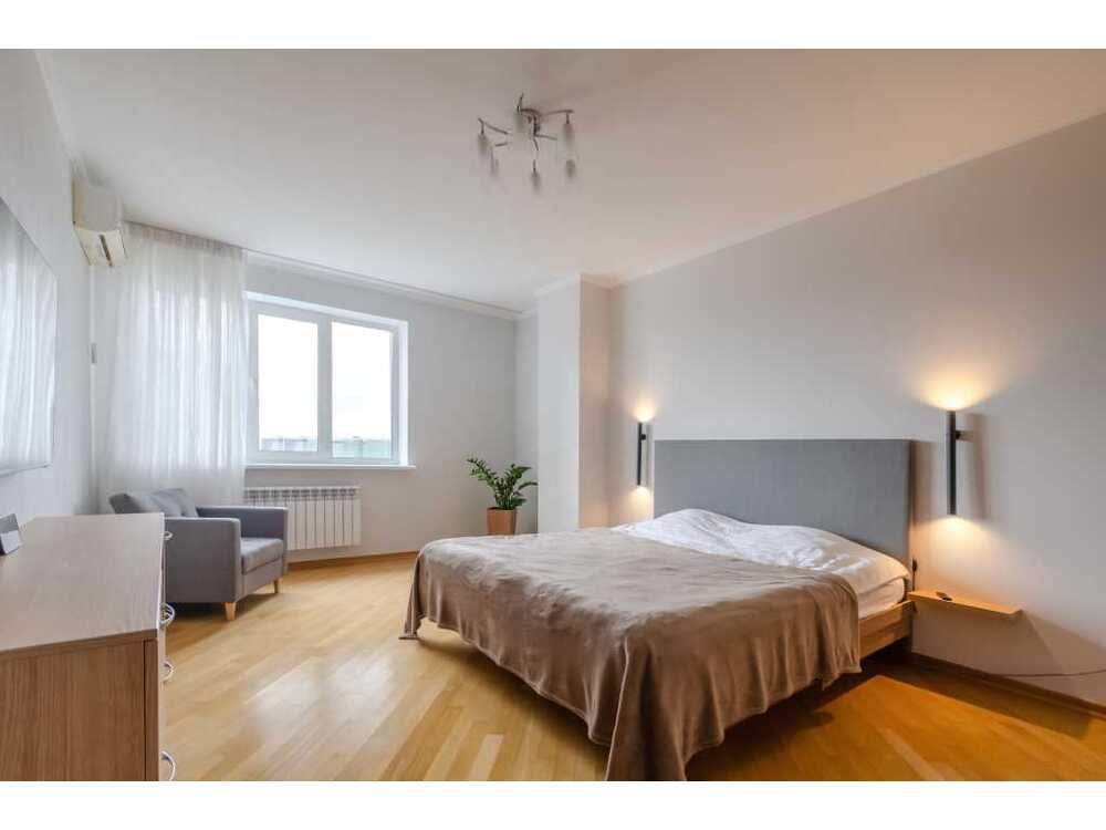 Здам довгостроково 2-к квартиру Київ, Дніпровський, вул. Юрія Шумського, 1А. 