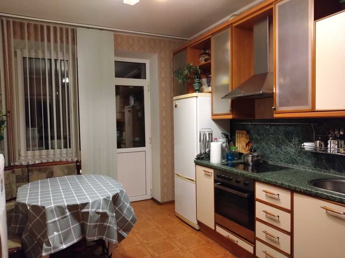 Здам довгостроково 1-к квартиру Київ, Дарницький, просп. Миколи Бажана, 14. 