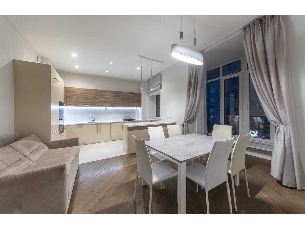 Здам довгостроково 3-к квартиру Київ, Голосіївський, вул. Велика Васильківська, 36. 