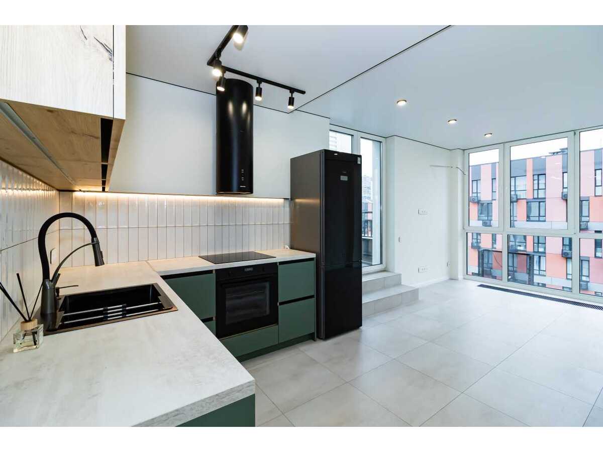 Продам 2-к квартиру Київ, Голосіївський, бульв. Тадея Рильского, 4. 