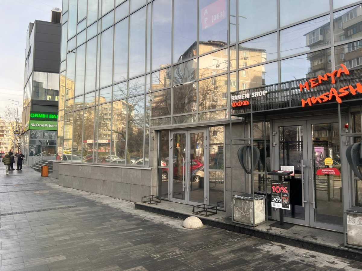 Здам довгостроково  торгову площу Київ, Шевченківський, просп. Берестейський, 26. 