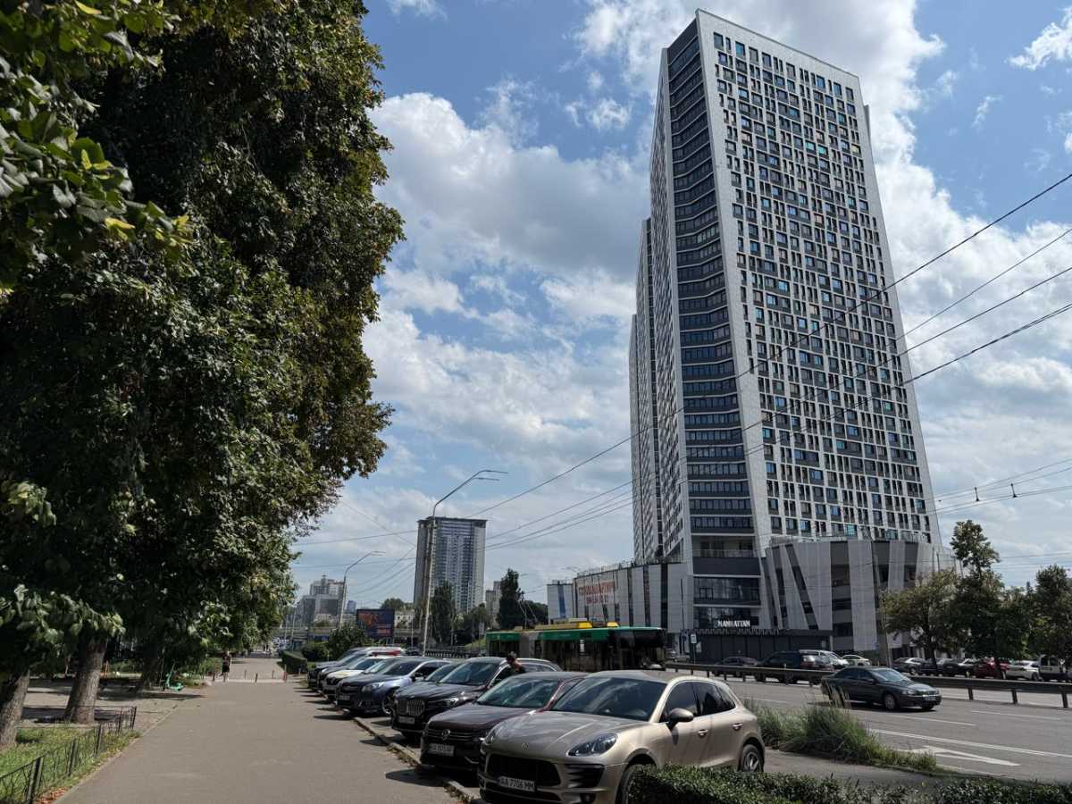 Здам довгостроково  приміщення вільного призначення Київ, Шевченківський, просп. Берестейський, 11. 