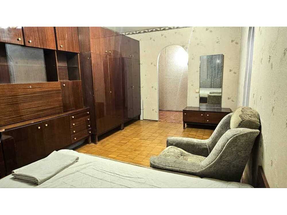 Здам довгостроково 1-к квартиру Київ, Святошинський, просп. Перемоги, 95. 