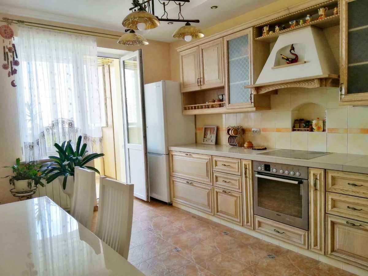 Здам довгостроково 3-к квартиру Київ, Дарницький, просп. Петра Григоренка, 28. 