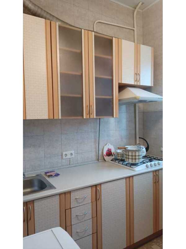 Здам довгостроково 1-к квартиру Київ, Шевченківський, вул. Січових Стрільців, 103. 