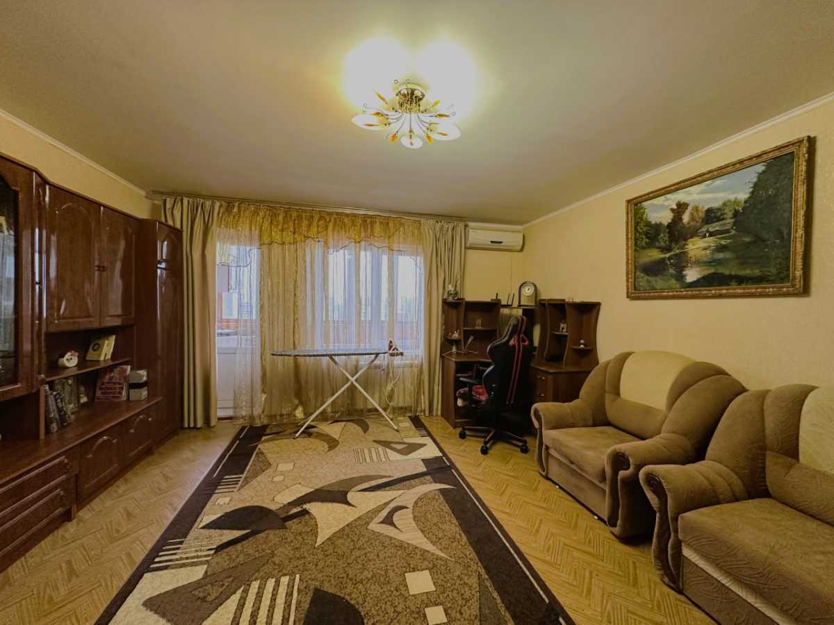 Здам довгостроково 3-к квартиру Київ, Дарницький, вул. Декабристів, 12/37. 