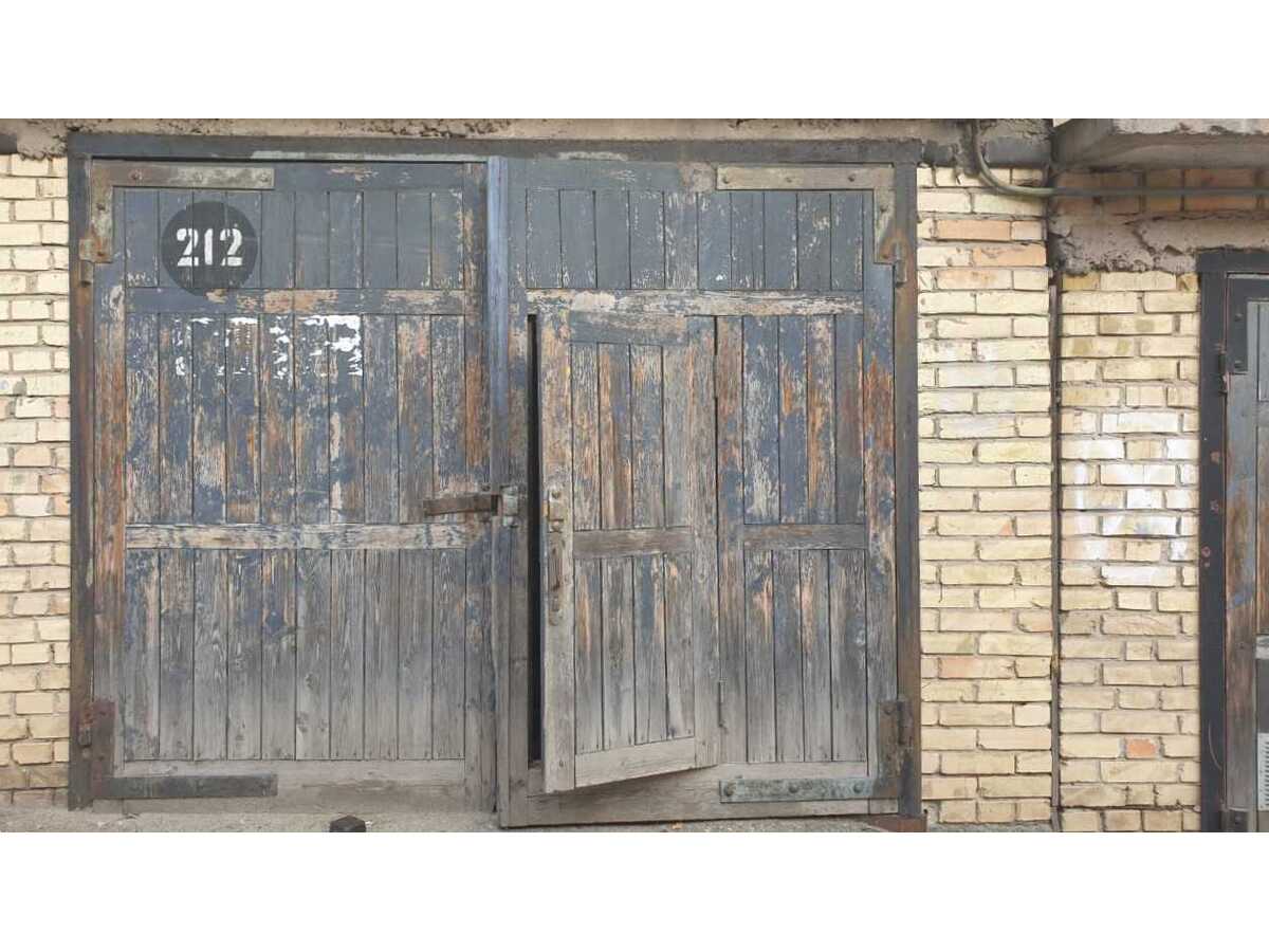 Продам  бокс в гаражному комплексі Київ, Солом`янський, просп. Валерія Лобановського, 8Б. 