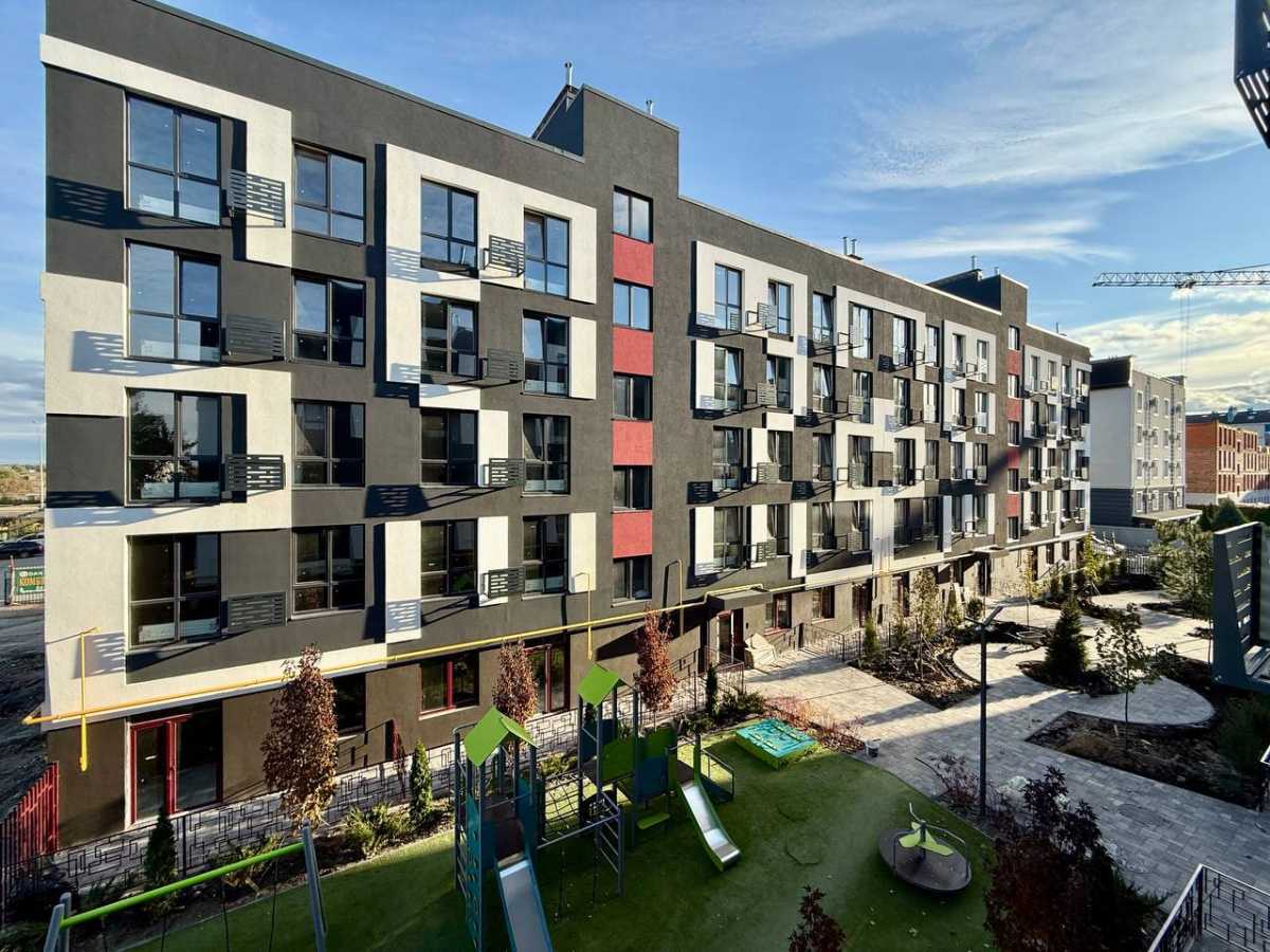 Продам 1-к квартиру Фастівський, Гатне, Інститутська, 5. 