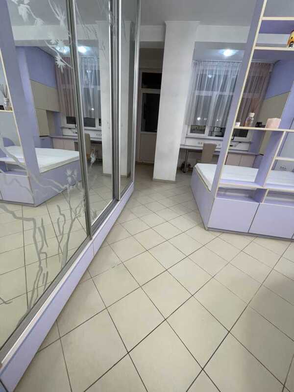 Продам 2-к квартиру Київ, Шевченківський, вул. Жилянська, 118. 