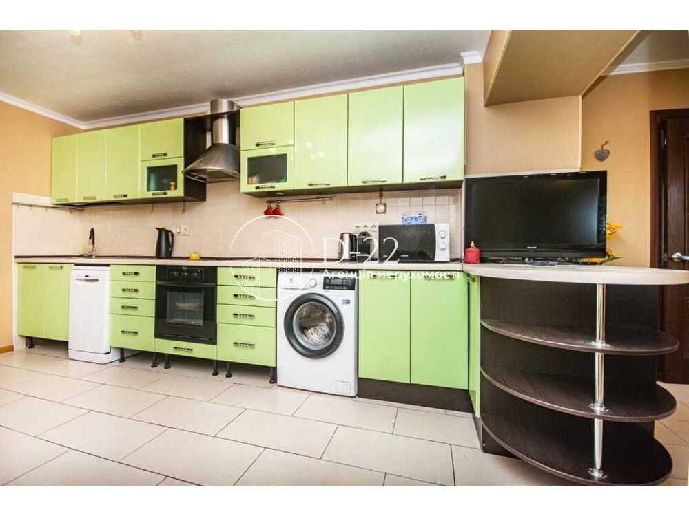 Продам 3-к квартиру Київ, Голосіївський, просп. Науки, 86. 