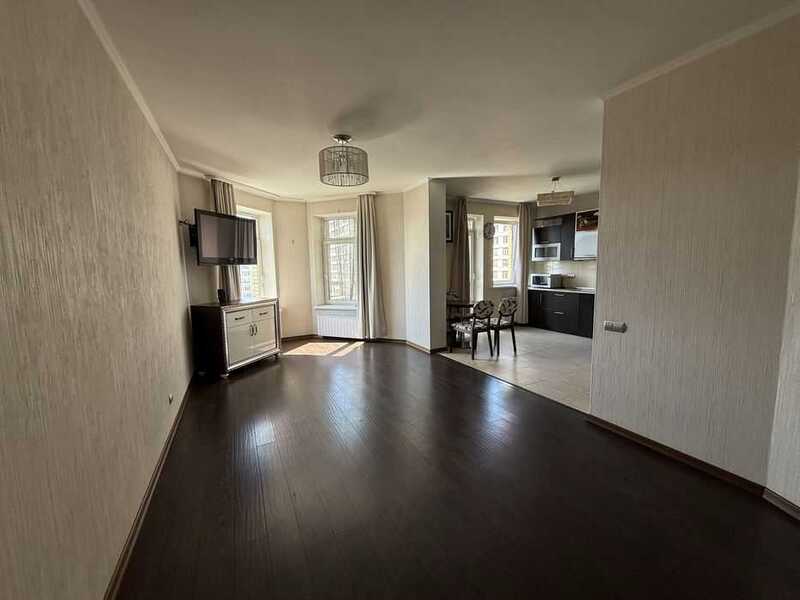 Продам 1-к квартиру Київ, Голосіївський, вул. Паньківська, 27/78. 