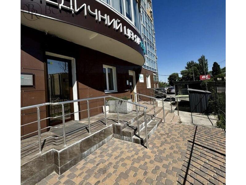 Оренда, Торгове, Фасад, Юрія Шумського, 102,5м2.