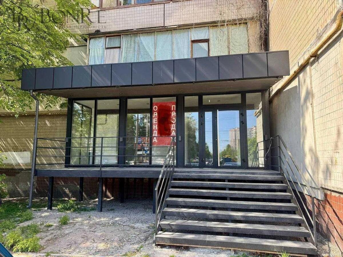 Продаж, Торгове, Фасад, Смолича Юрія , 52м2