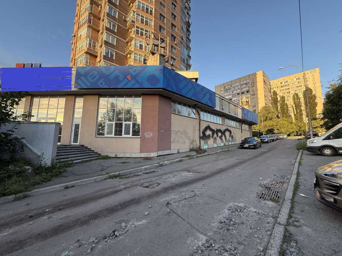 Здам довгостроково  приміщення вільного призначення Київ, Солом`янський, бульв. Чоколівський. 