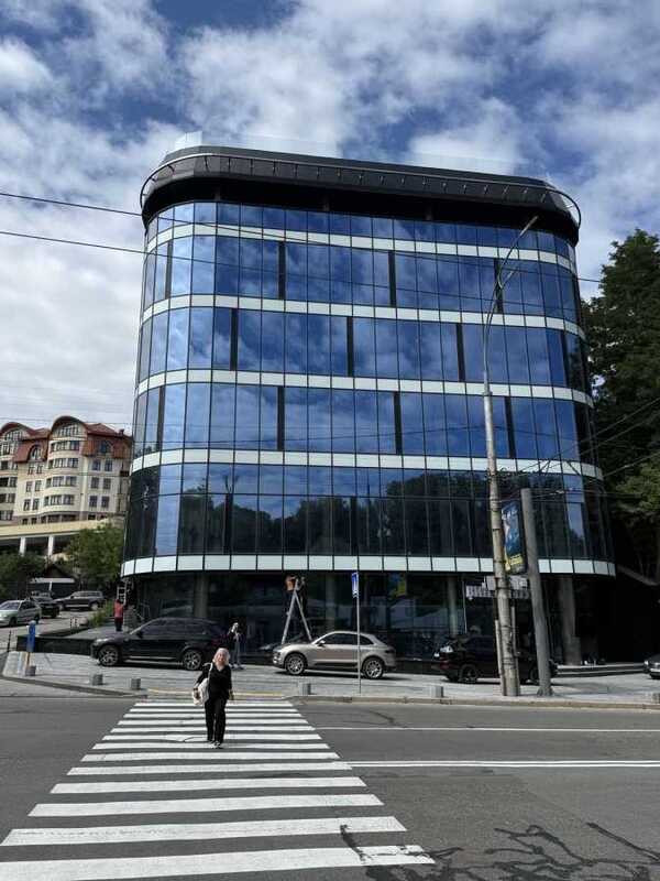 Здам довгостроково  приміщення вільного призначення Київ, Печерський, вул. Івана Федорова. 