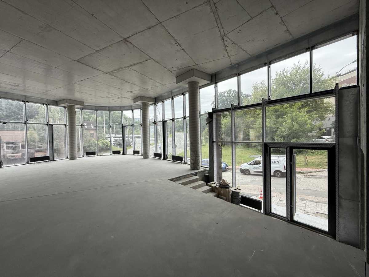 Здам довгостроково  приміщення вільного призначення Київ, Печерський, вул. Івана Федорова. 