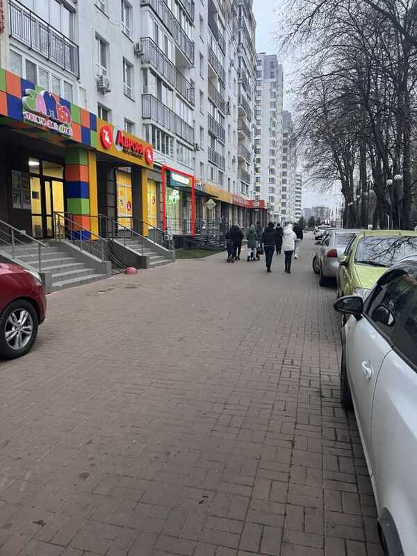 Здам довгостроково  торгову площу Бучанський, Вишневе, Кузьми Скрябіна, 25. 