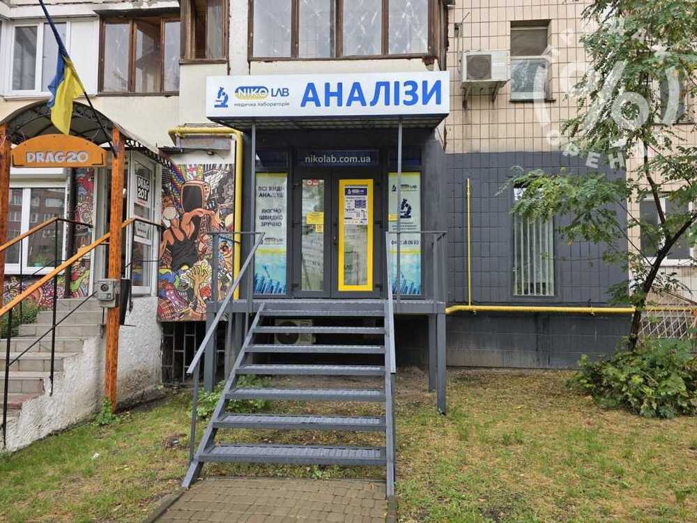 Продам  торгову площу Київ, Дарницький, вул. Михайла Драгоманова, 20. 