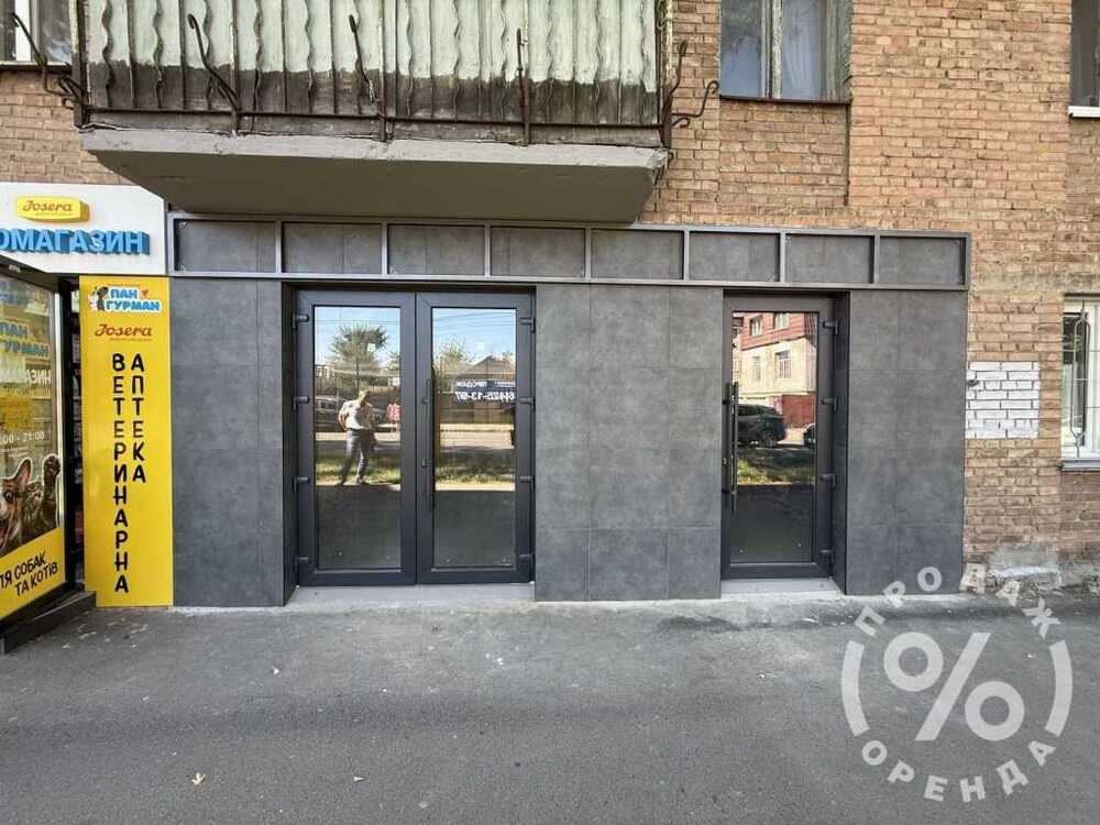 Здам довгостроково  торгову площу Київ, Солом`янський, вул. Андрія Головка, 6. 