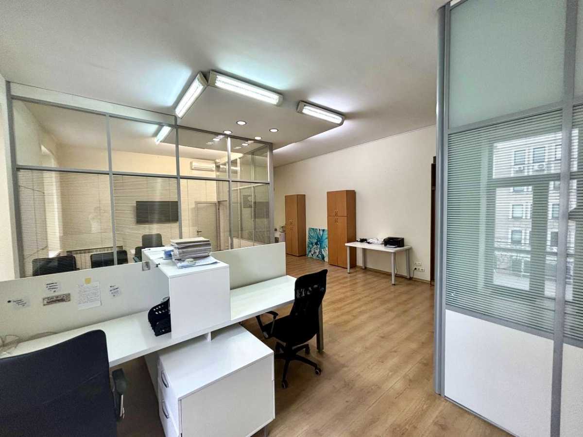 Здам довгостроково  офісне приміщення Київ, Шевченківський, вул. Саксаганського, 147. 