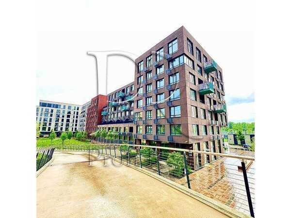 Продам 1-к квартиру Київ, Шевченківський, вул. Салютна, 2. 