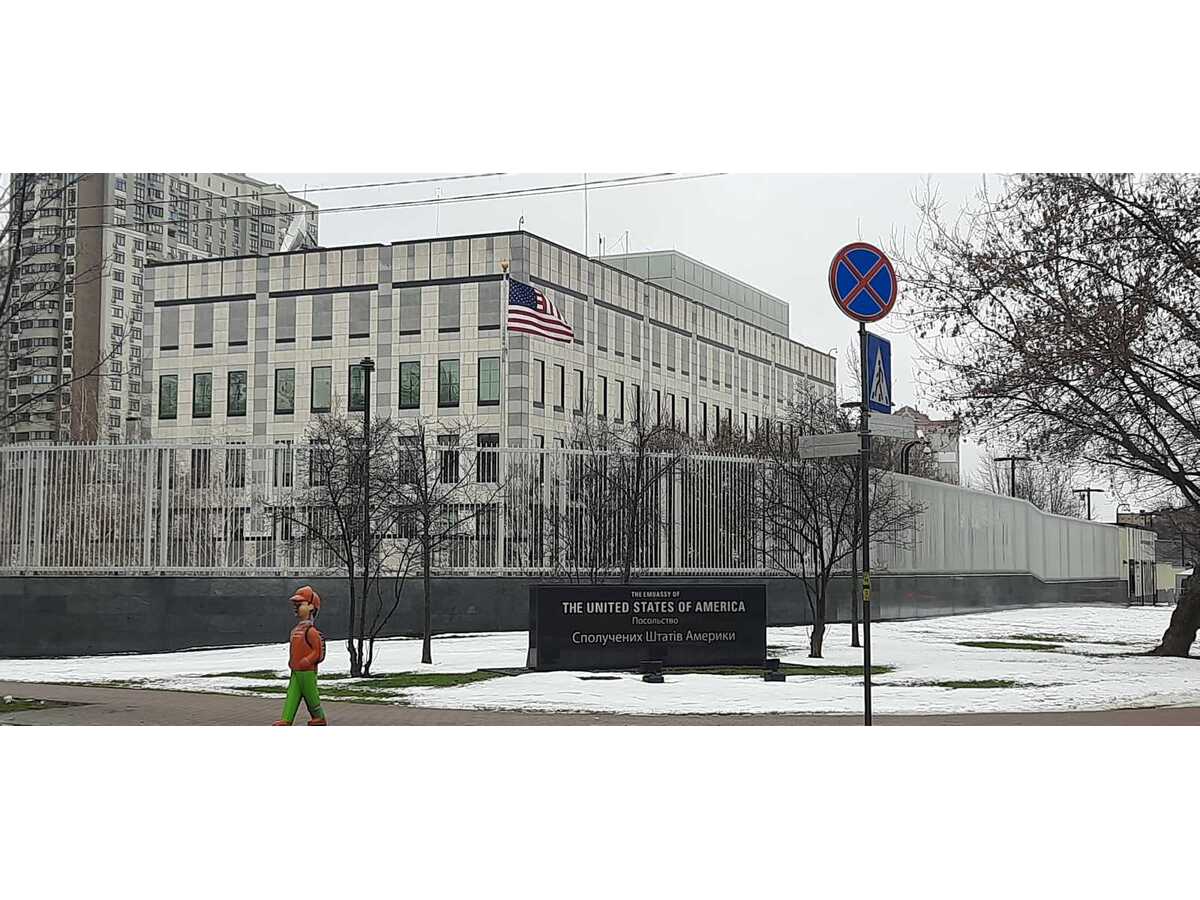 Здам довгостроково 1-к квартиру Київ, Шевченківський, вул. Степана Руданського, 4-6. 