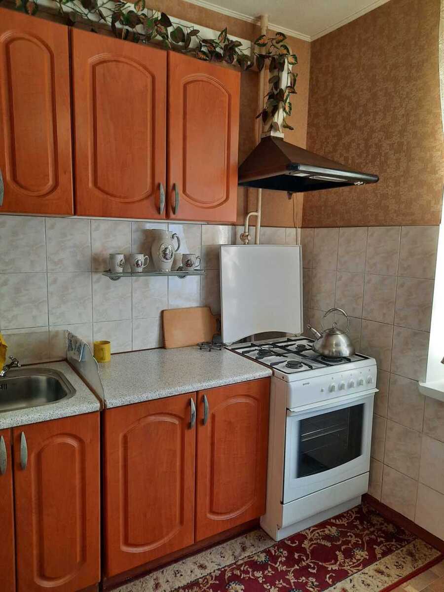 Здам довгостроково  кімнату Київ, Голосіївський, вул. Дмитра Луценка, 9. 