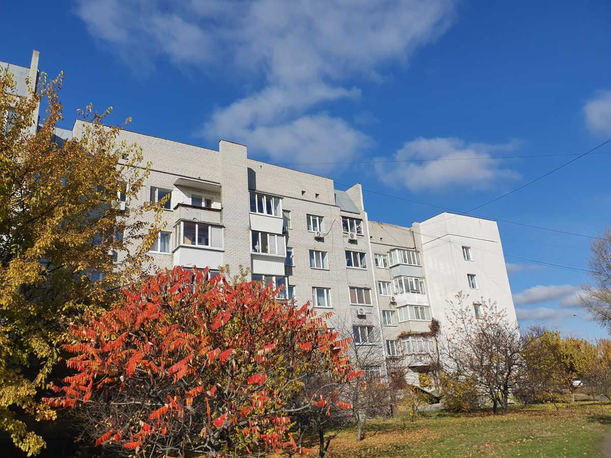 Продам 1-к квартиру Київ, Дарницький, вул. Євгена Харченка, 65. 