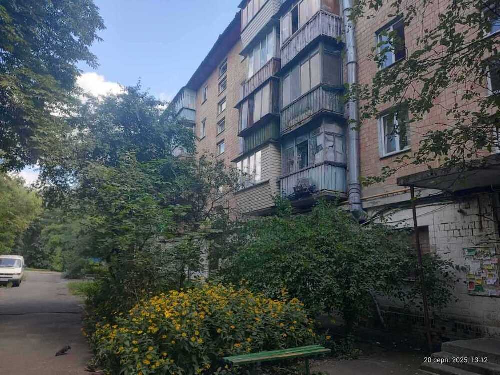 Продам 2-к квартиру Київ, Подільський, вул. Івана Їжакевича, 1. 