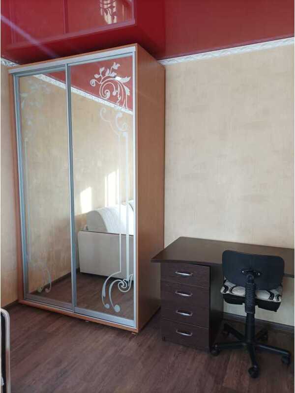 Здам довгостроково 1-к квартиру Київ, Деснянський, вул. Космонавта Волкова, 18. 