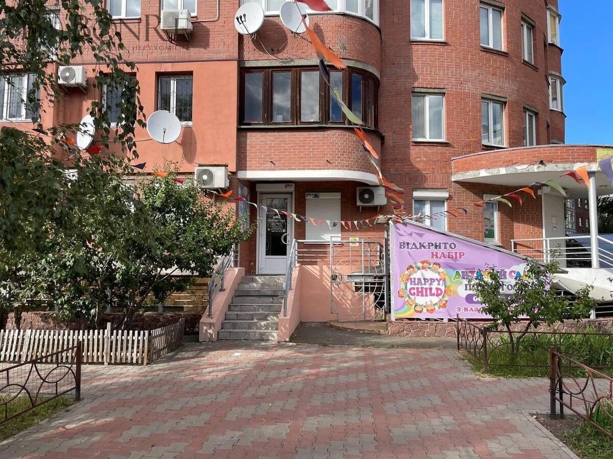 Продаж на Анни Ахматової 153м2