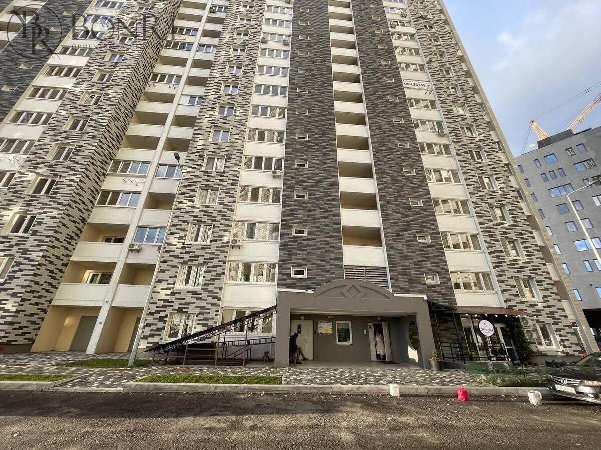 Продаж, Торгове, в ЖК Ревуцького, 100м2