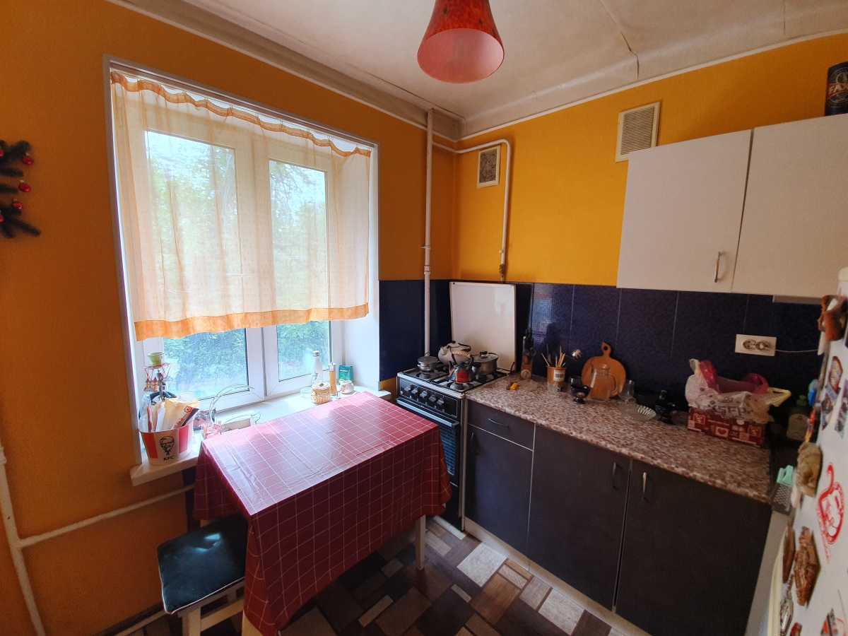 Продам 1-к квартиру Київ, Печерський, бульв. Дружби Народів, 8. 