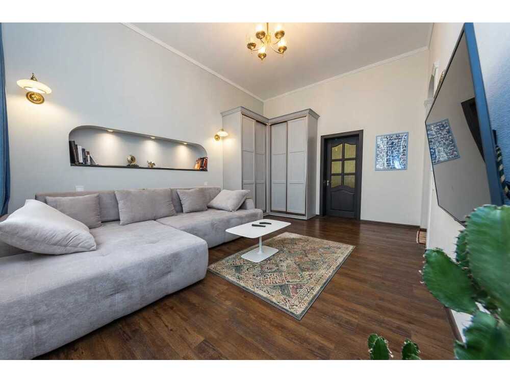 Здам довгостроково 3-к квартиру Київ, Шевченківський, вул. Пушкінська, 28/9. 