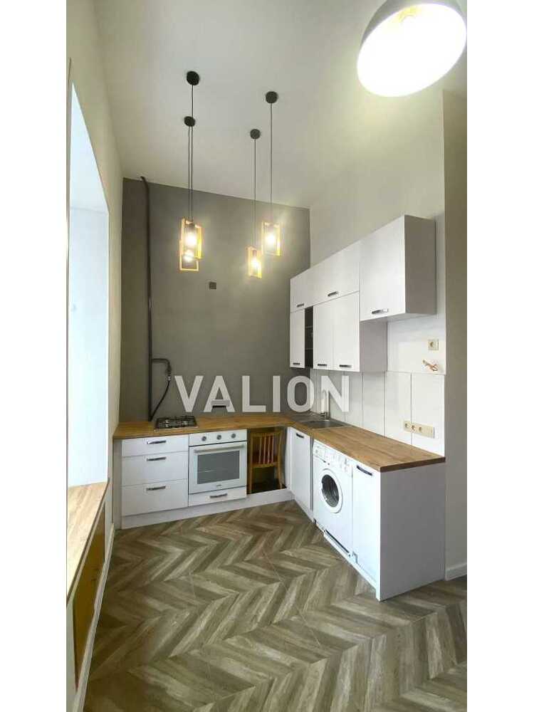 Продам 3-к квартиру Київ, Шевченківський, пров. Михайлівський, 17. 